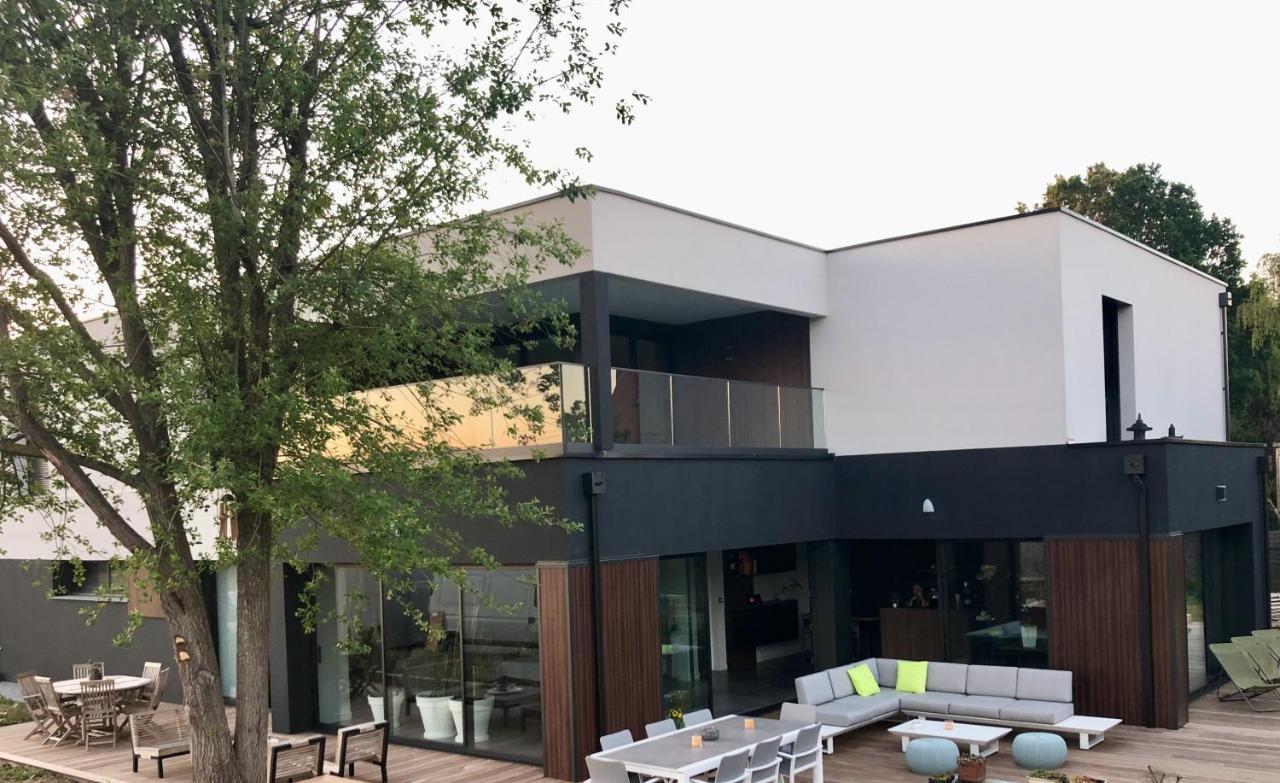 Hotelya - Lille Villeneuve D'Ascq Экстерьер фото