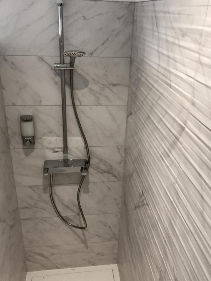 Hotelya - Lille Villeneuve D'Ascq Экстерьер фото