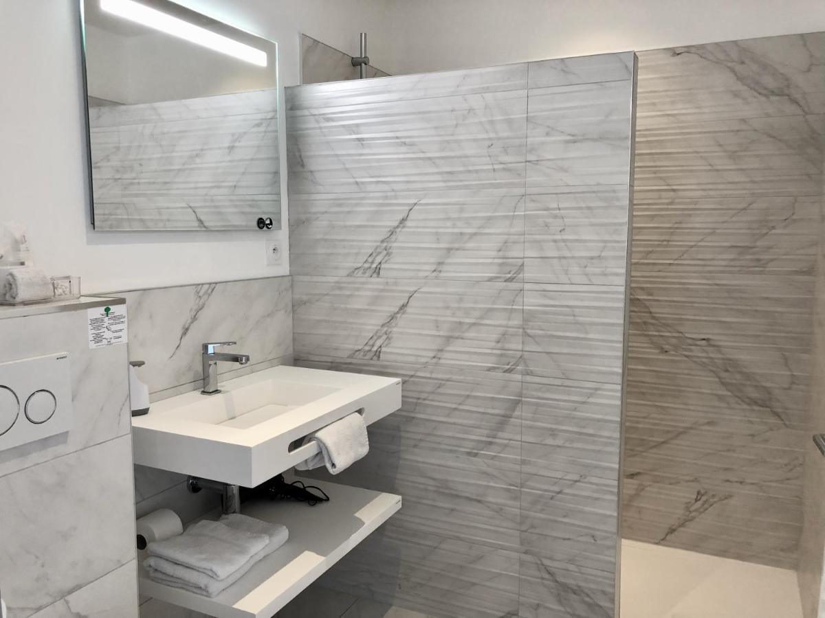 Hotelya - Lille Villeneuve D'Ascq Экстерьер фото